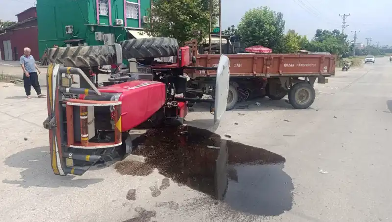 Otomobille Çarpışan Traktör Devrildi: İki Yaralı Olayın Detayları Ortaya Çıktı