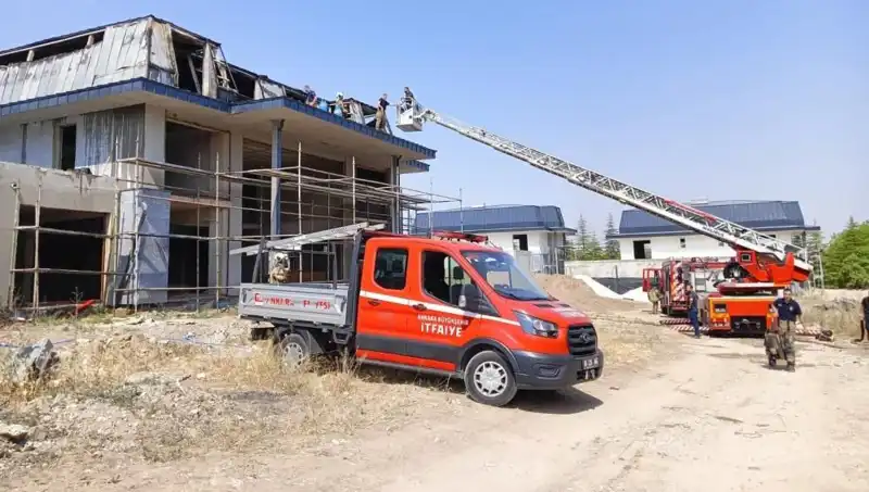 Ankara Gölbaşı’ndaki Villalarda Yangın: Mahallede Panik Ve Tedirginlik