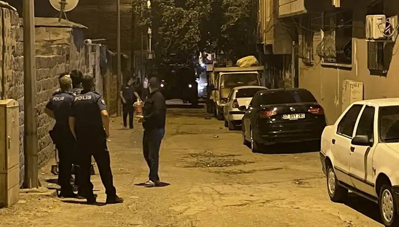 Silahlı Saldırı: Polise Ateş Açan Şüpheli Bacaklarından Vurularak Ele Geçirildi