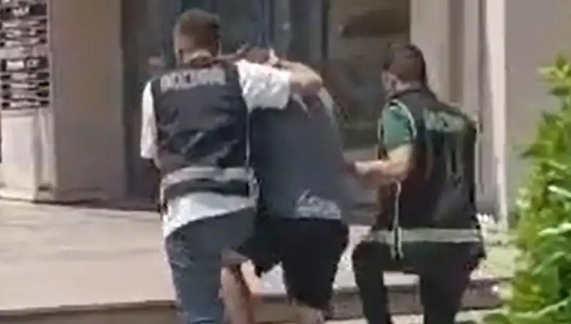 Sahte Para ile Alışveriş Yapan Turist Sınır Dışı Edildi: Detaylar Ortaya Çıktı
