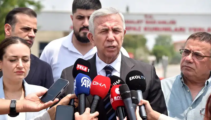 Mansur Yavaş'tan Muhittin Böcek'e Sürpriz Ziyaret: İş Birliği Mesajı