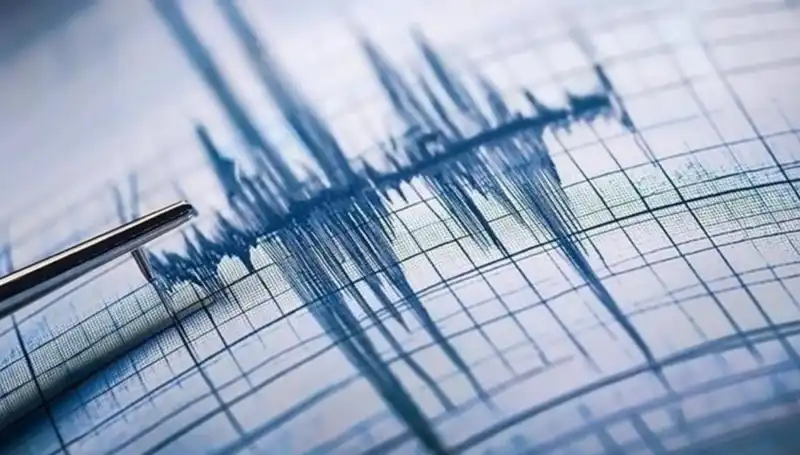 Antalya'da Şiddetli Deprem: 3.9 Büyüklüğündeki Sarsıntı Endişe Yarattı