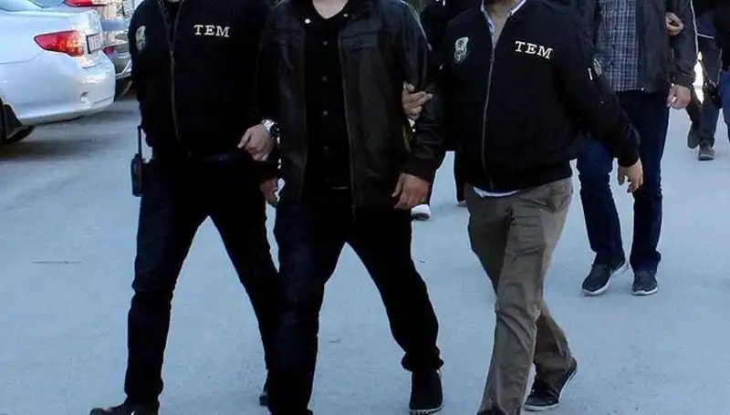 İstanbul'da Terör Operasyonunda 14 Kişi Gözaltına Alındı
