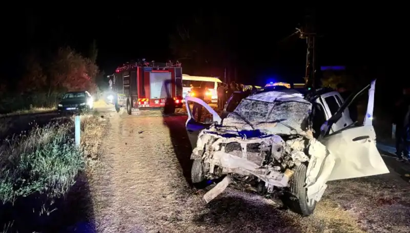 Ciple Traktör Çarpıştı: 5 Yaralı, Olay Yeri Kaos İçine Döndü!