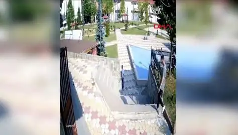 Kastamonu'da Muhtarın Uyardığı Kişi Tarafından Bıçaklanması Şoku