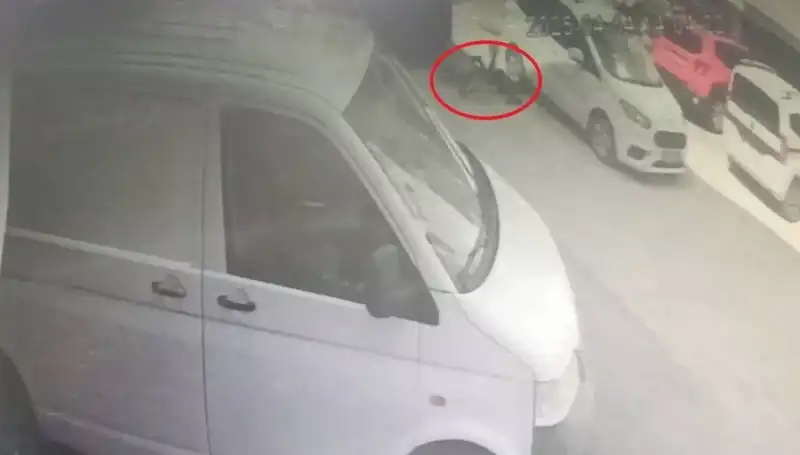 Bisiklet Sürerken Hayatını Kaybetme Tehlikesi Geçiren Çocuk