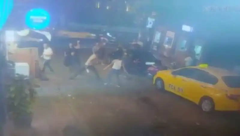 Beyoğlu'nda Laf Atma Kavgası: Kanlı Gecenin Detayları Ortaya Çıktı