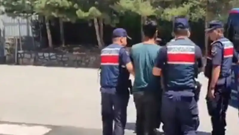 DAEŞ’e Yönelik Dev Operasyon: 14 İlde 26 Gözaltı Gerçekleştirildi