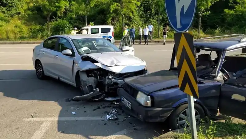 Görele'de Feci Kaza: Sürücü Araç Camından Fırladı, Kazada Şoke Eden Detaylar Ortaya Çıktı
