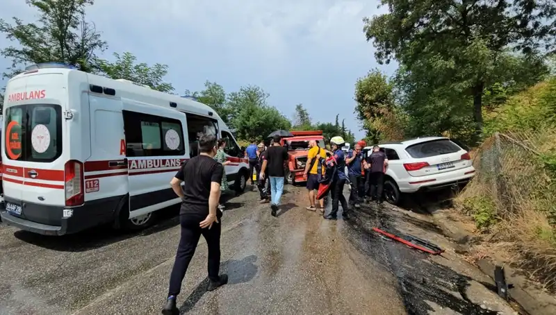 Sakarya'da Korkutucu Kaza: Kamyonet ve Cip Çarpıştı, 5 Yaralı!