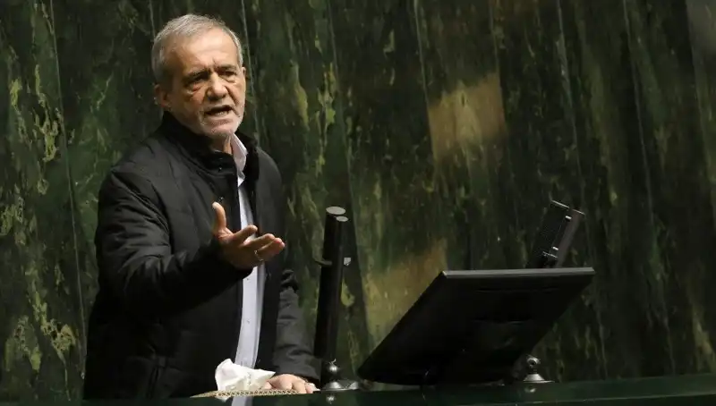 Ekonomik Krizin Gölgesinde Lüks Seyahat: İran Cumhurbaşkanı Yardımcısı Görevden Alındı
