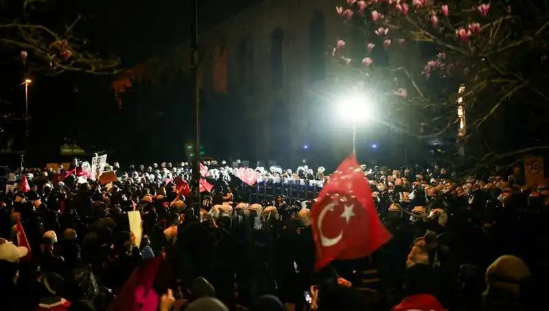 Gösterilerde Tutuklanan Gazetecilerin Tahliyesi: Medya Özgürlüğü İçin Umut Var
