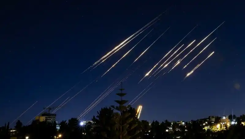 Fidan ve Lavrov, İran-İsrail Savaşında Stratejik Görüşmelerde Bulundu