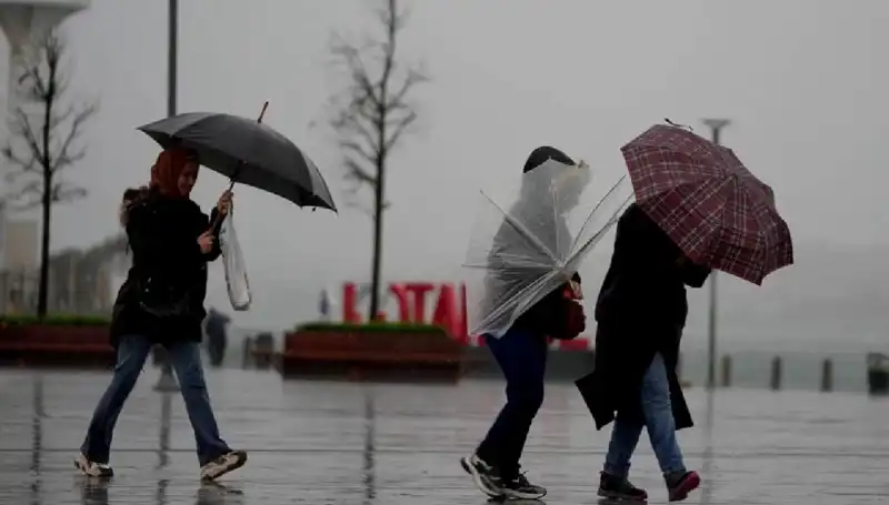 Türkiye'de İki Bölge İçin Kuvvetli Sağanak Uyarısı Yapıldı