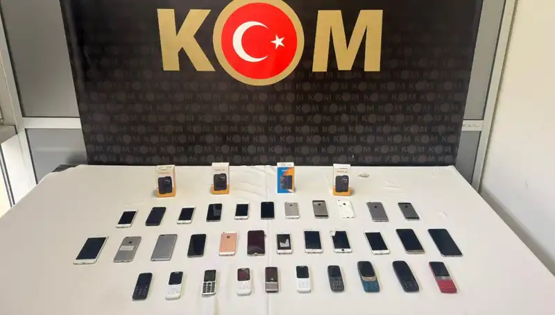 Gümrük Kaçağı Cep Telefonlarına Büyük Darbe: 37 Cihaz Ele Geçirildi