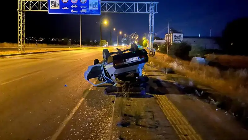 TIR’ın Sıkıştırdığı Otomobil Takla Attı, Kaza Anı Kameralara Yansıdı