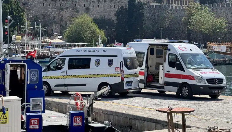 Antalya'da Denizde Bulunan Gizemli Erkek Cesedi Şok Etkisi Yarattı