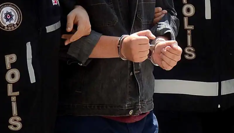 Kayseri'de Yasa Dışı Silah Operasyonu: İki Zanlı Yakalandı, Olayın Perde Arkası Ortaya Çıktı