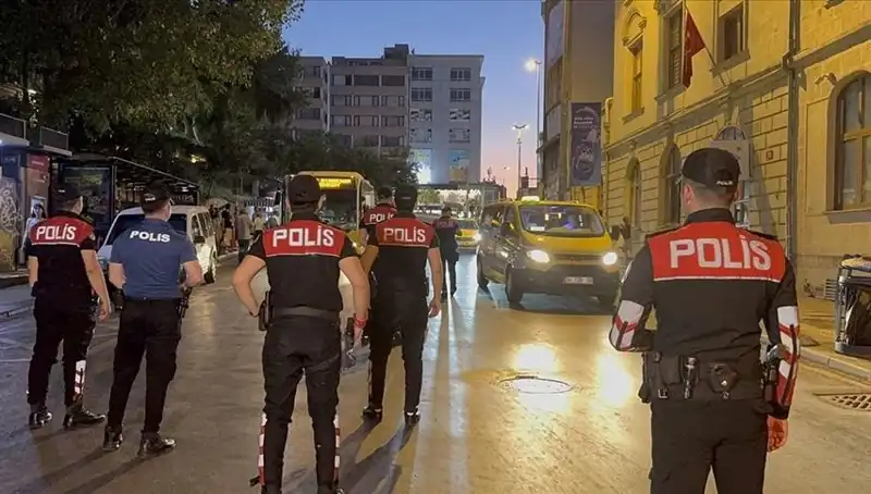 Megakentte Asayiş Operasyonu: Yüzlerce Gözaltı ve Panik