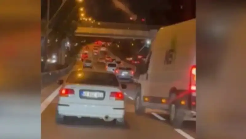 Tuzla'da Makas Terörü: Tüyler Ürperten Kazada Sürücü Tutuklandı
