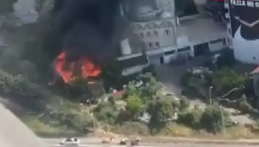 Kağıthane'de Korkutan Yangın: Dumanlar Gökyüzüne Yükseldi