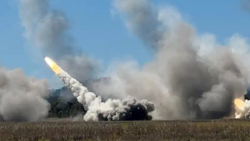 Avustralya'da HIMARS Atışı ile Tarihi Askeri Tatbikat Gerçekleştirildi